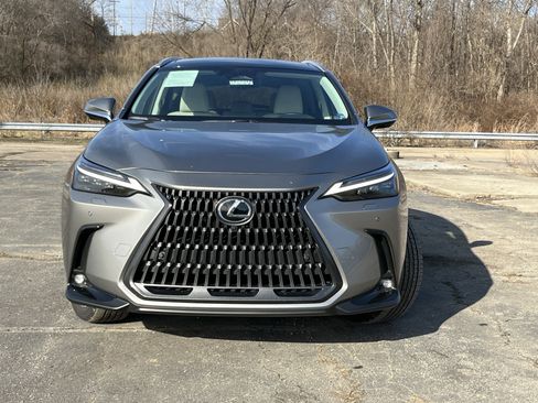 Used 2025 Lexus NX 350 AWD w/ Accessory Package (2T) image 2
