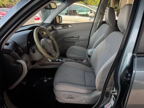 Used 2013 Subaru Forester 2.5X Premium w/ All-Weather Pkg AWD/4WD image 9