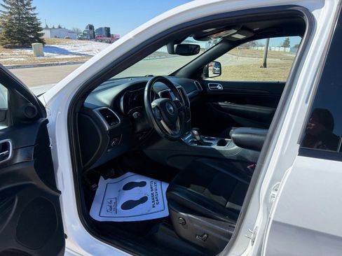 Used 2018 Jeep Grand Cherokee Altitude image 11
