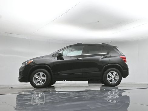 Used 2020 Chevrolet Trax LT w/ LT Convenience Package AWD/4WD image 54
