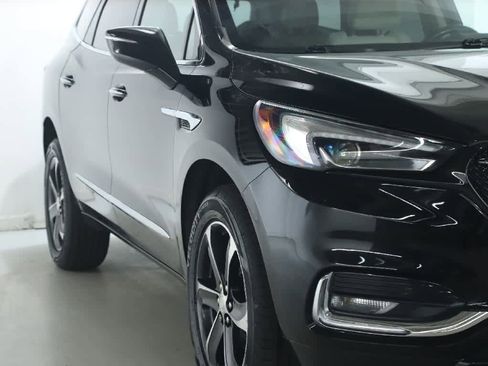 Used 2020 Buick Enclave Essence w/ Sport Touring Edition FWD image 8