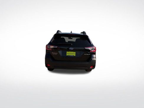 Used 2023 Subaru Outback Premium AWD/4WD image 5