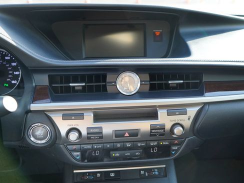 Used 2013 Lexus ES 350 FWD image 11