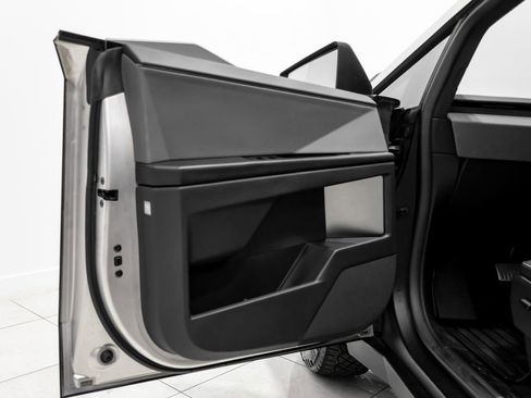 Used 2024 Tesla Cybertruck AWD Crew Cab image 37