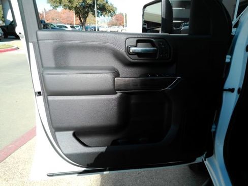 Used 2020 Chevrolet Silverado 3500 LTZ w/ LTZ Texas Edition image 11