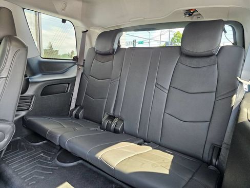 Used 2018 Cadillac Escalade Premium Luxury w/ LPO, Radiant Package AWD/4WD image 19