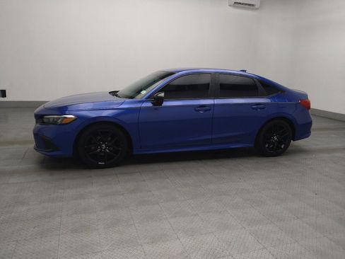 Used 2022 Honda Civic Sport image 2