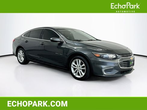 Used 2017 Chevrolet Malibu LT FWD image 1