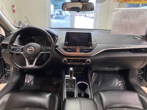 Used 2023 Nissan Altima 2.5 SR FWD image 13