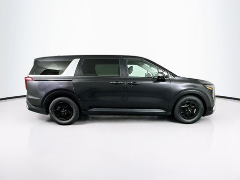 Used 2025 Kia Carnival FWD image 10