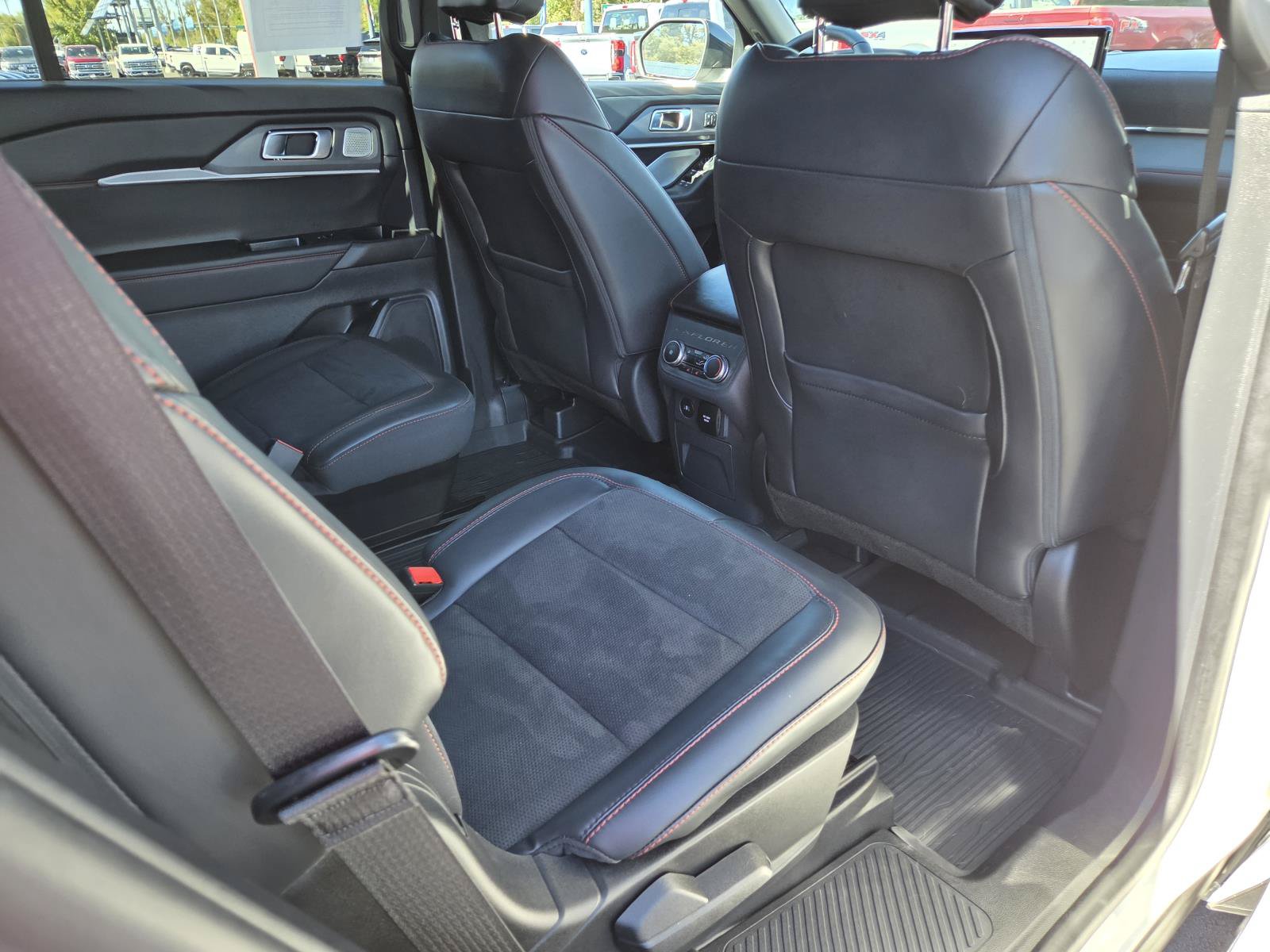 Used 2025 Ford Explorer ST w/ Sun And Sound Package AWD/4WD image 19