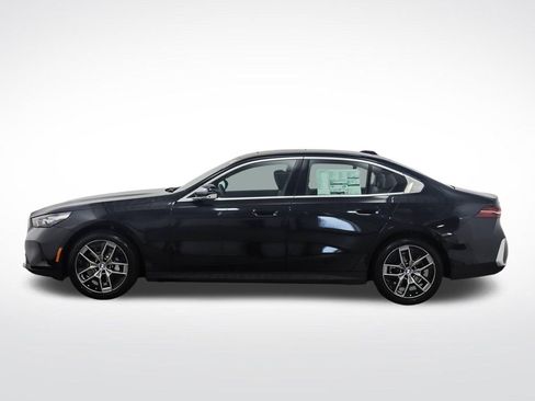 Used 2026 BMW 530i xDrive AWD/4WD image 2