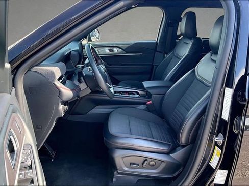 Certified 2025 Ford Explorer ST-Line w/ ST-Line Street Pack AWD/4WD image 22