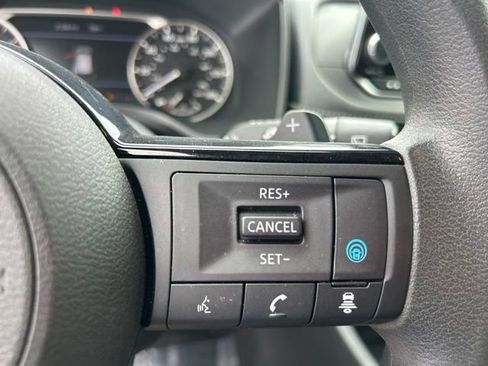 Used 2023 Nissan Rogue SV FWD image 19