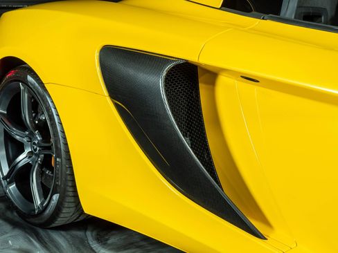 Used 2015 McLaren 650S Spider image 6