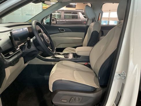 New 2026 Kia Carnival EX FWD image 8