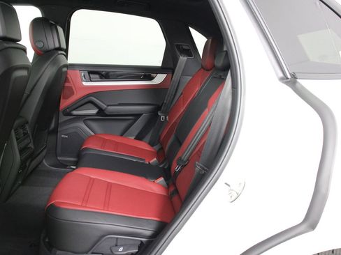New 2026 Porsche Cayenne image 17