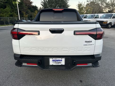 Used 2022 Hyundai Santa Cruz Limited image 8