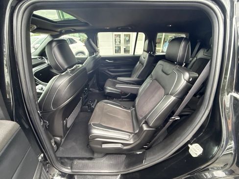 Used 2023 Jeep Grand Cherokee L Laredo AWD/4WD image 19