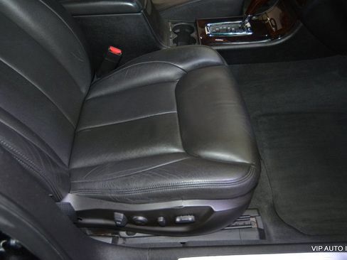 Used 2010 Cadillac DTS Premium w/ Driver Awareness Package image 18