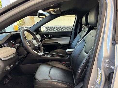 Used 2025 Jeep Compass Limited AWD/4WD image 27