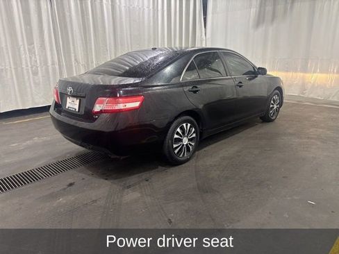 Used 2011 Toyota Camry LE FWD image 3