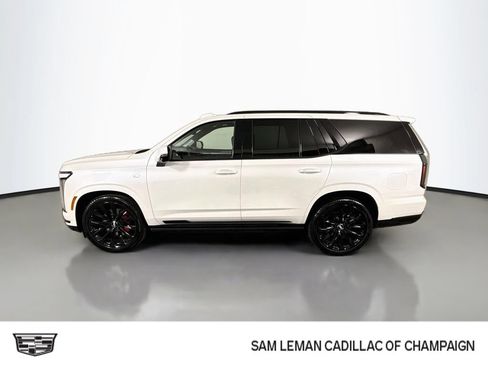 Used 2025 Cadillac Escalade Sport Platinum w/ LPO, ONYX Package AWD/4WD image 4