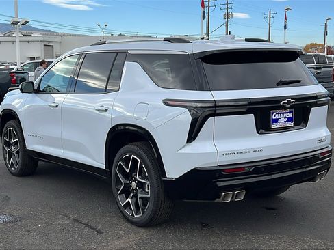 New 2026 Chevrolet Traverse High Country w/ LPO, Floor Liner Package image 7