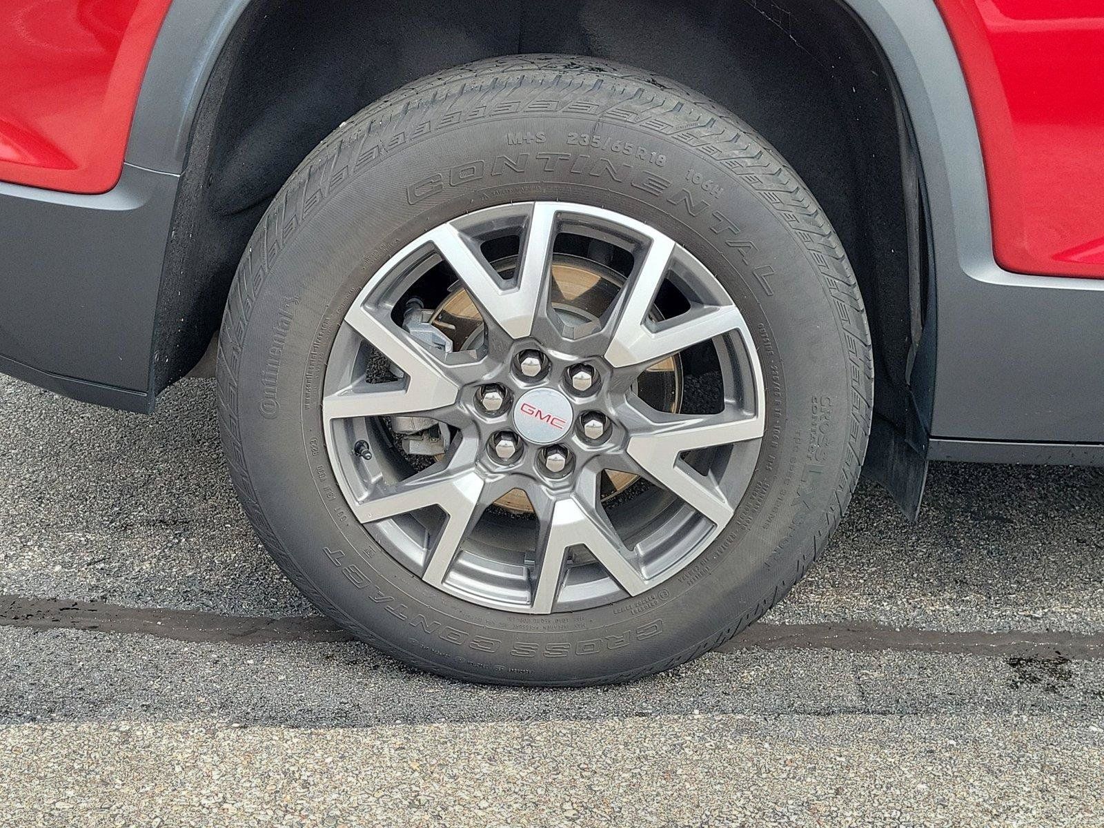 Used 2023 GMC Acadia SLE w/ Driver Convenience Package FWD image 5