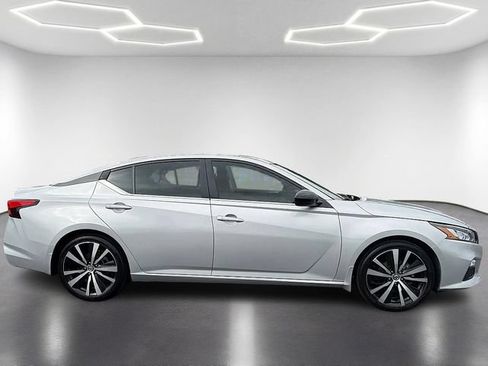 Used 2020 Nissan Altima 2.5 SR FWD image 4