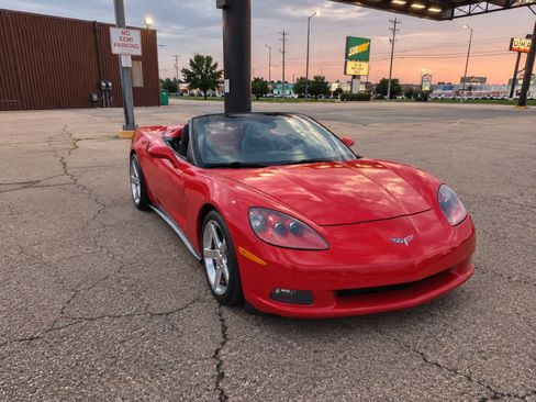 Used 2006 Chevrolet Corvette Convertible w/ Preferred Equipment Group RWD image 29
