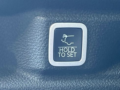 New 2025 Jeep Grand Cherokee L Laredo w/ Luxury Tech Group I image 23