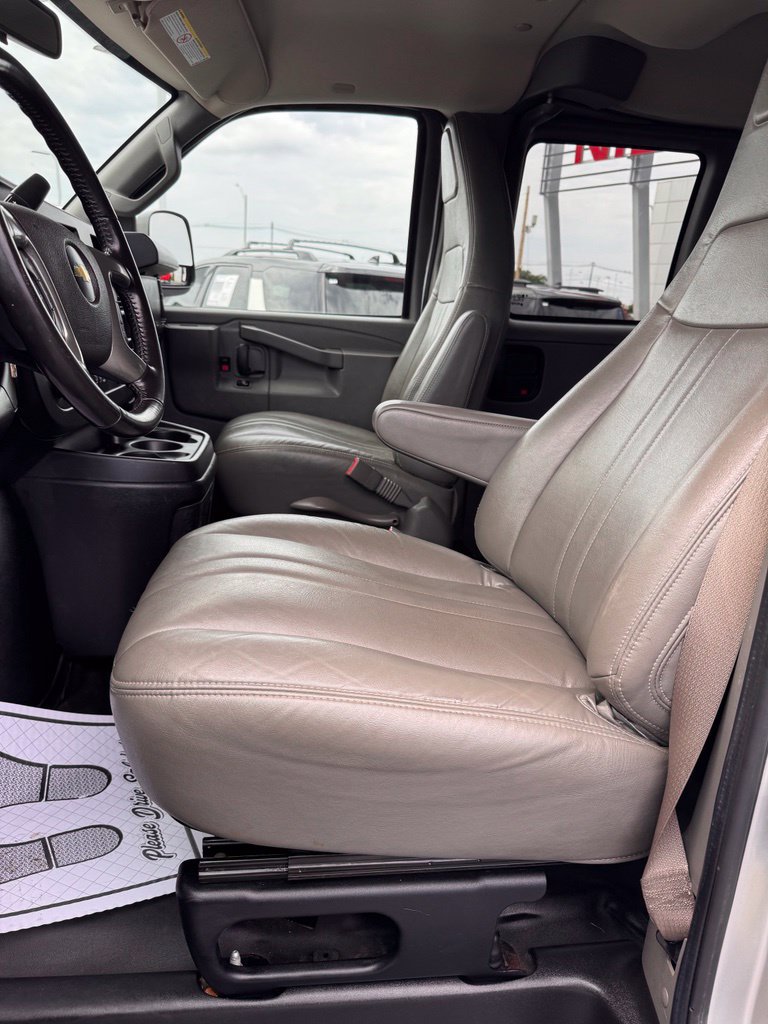 Used 2019 Chevrolet Express 2500 LS RWD image 9