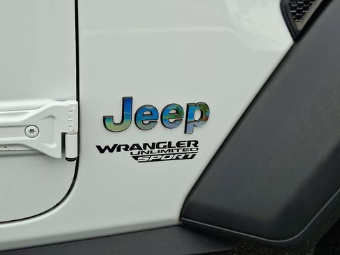 Used 2021 Jeep Wrangler Unlimited Sport image 30