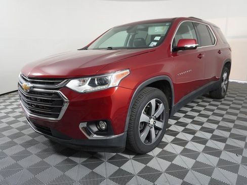 Used 2018 Chevrolet Traverse LT image 3