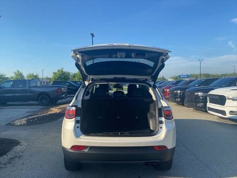 Certified 2018 Jeep Compass Limited w/ Safe & Security Group AWD/4WD image 12