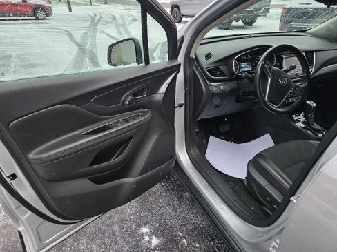 Used 2021 Buick Encore Preferred w/ Safety Package image 11