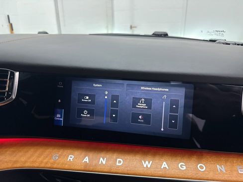 Used 2022 Jeep Grand Wagoneer Series III image 82