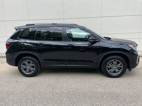 Certified 2025 Honda Passport TrailSport image 4