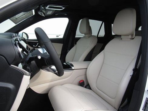 New 2026 Mercedes-Benz GLC 300 4MATIC image 10