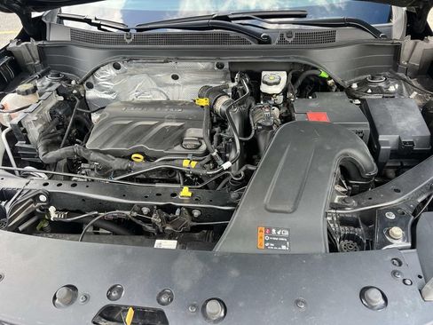 Used 2025 Chevrolet Trax LS w/ LS Convenience Package FWD image 9
