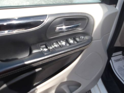 Used 2019 Dodge Grand Caravan SXT FWD image 10