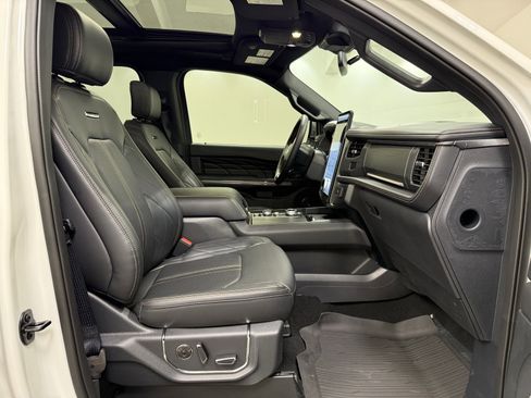 Used 2024 Ford Expedition Max Platinum image 33