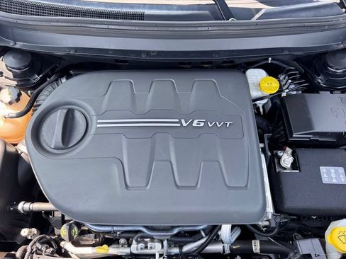 Used 2018 Jeep Cherokee Trailhawk w/ Comfort/Convenience Group AWD/4WD image 37