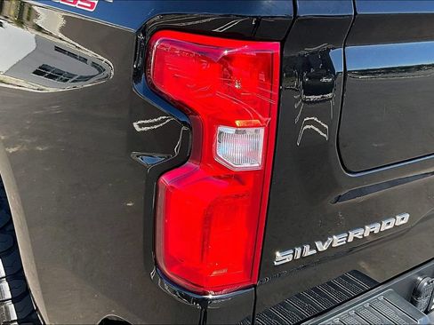 Used 2022 Chevrolet Silverado 1500 LT Trail Boss w/ Convenience Package II AWD/4WD image 28