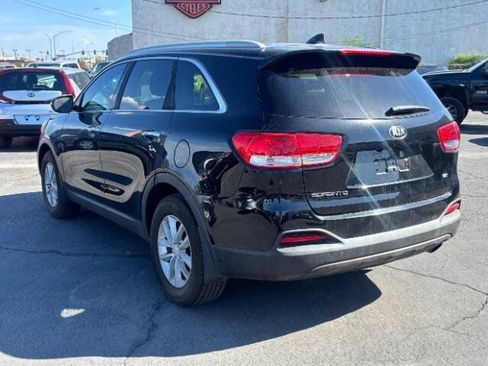 Used 2016 Kia Sorento FWD image 5