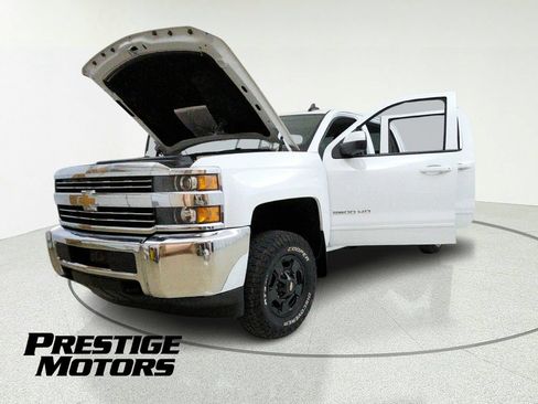 Used 2017 Chevrolet Silverado 2500 LT AWD/4WD image 10