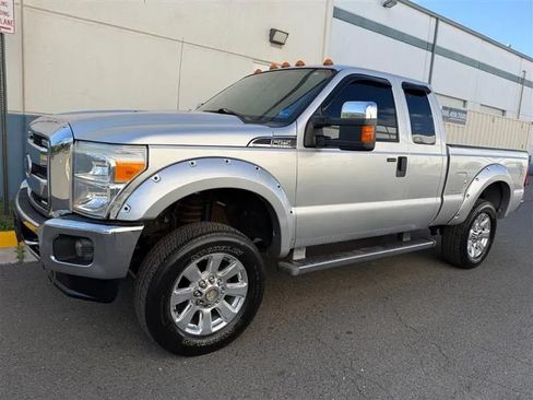 Used 2011 Ford F250 4x4 SuperCab Super Duty image 2