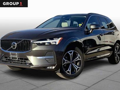 Used 2022 Volvo XC60 B5 Momentum w/ Protection Package Premier
