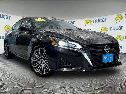 Used 2023 Nissan Altima 2.5 SL AWD/4WD image 1